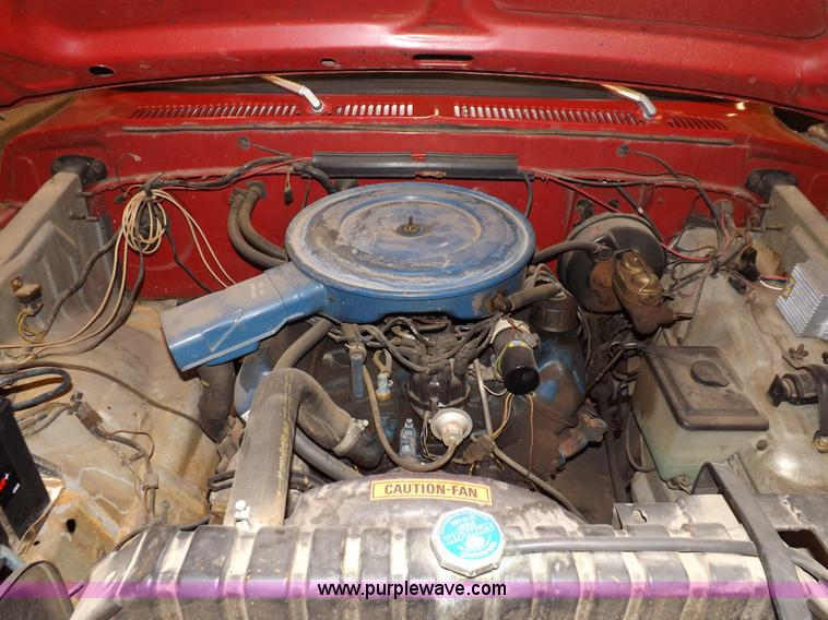 image for item I7668 1975 Ford F250 utility truck