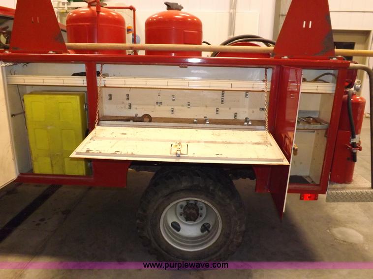 image for item I7668 1975 Ford F250 utility truck