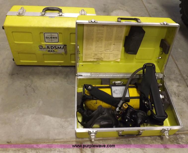 image for item I7668 1975 Ford F250 utility truck