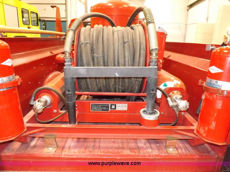 image for item I7668 1975 Ford F250 utility truck