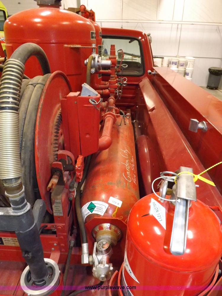 image for item I7668 1975 Ford F250 utility truck