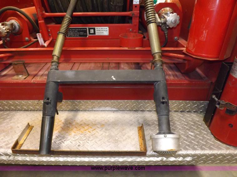 image for item I7668 1975 Ford F250 utility truck