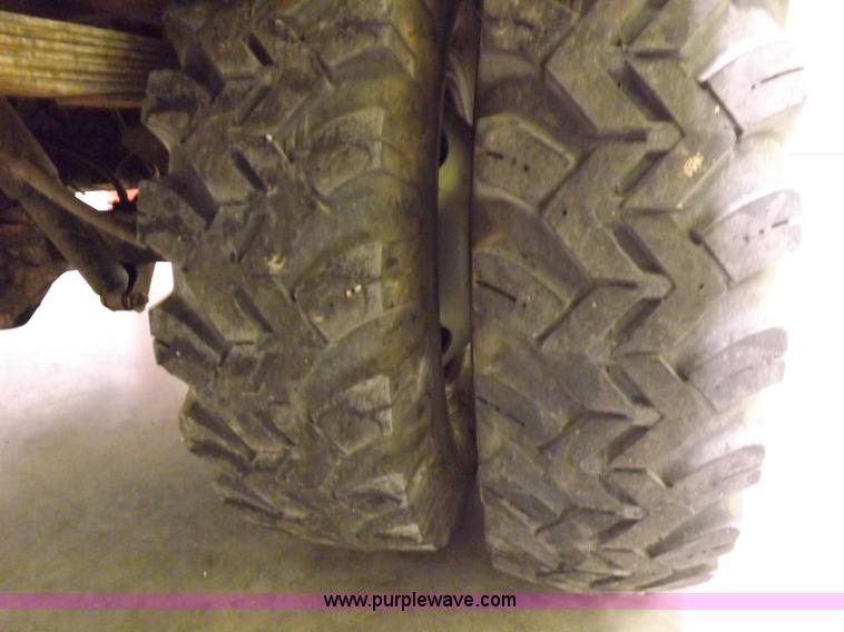 image for item I7668 1975 Ford F250 utility truck