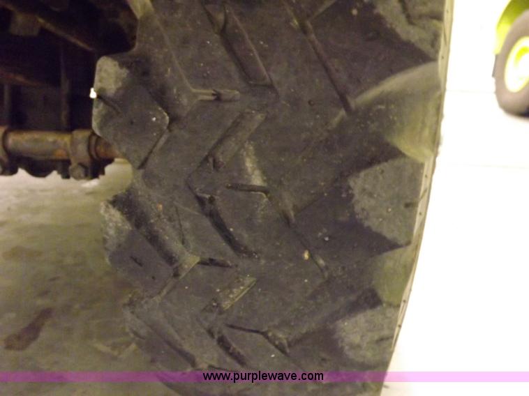 image for item I7668 1975 Ford F250 utility truck