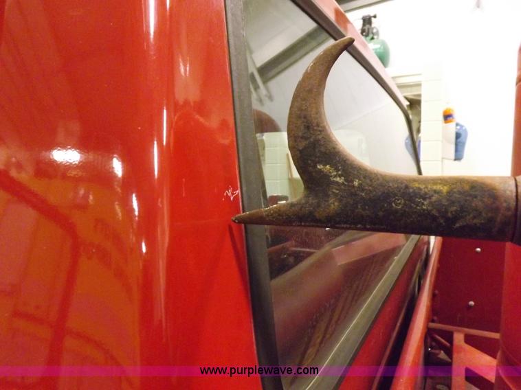 image for item I7668 1975 Ford F250 utility truck