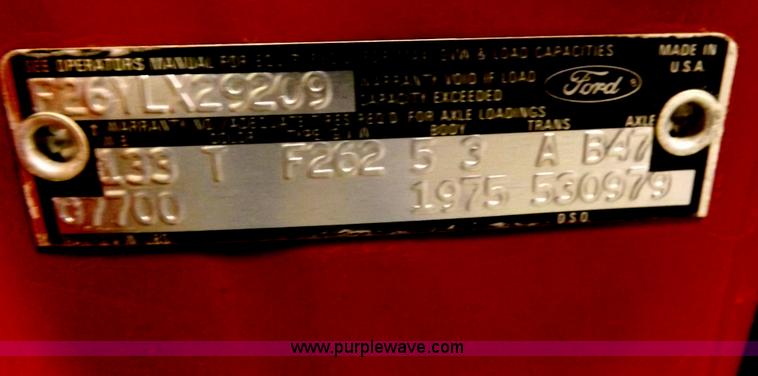 image for item I7668 1975 Ford F250 utility truck