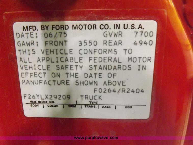 image for item I7668 1975 Ford F250 utility truck