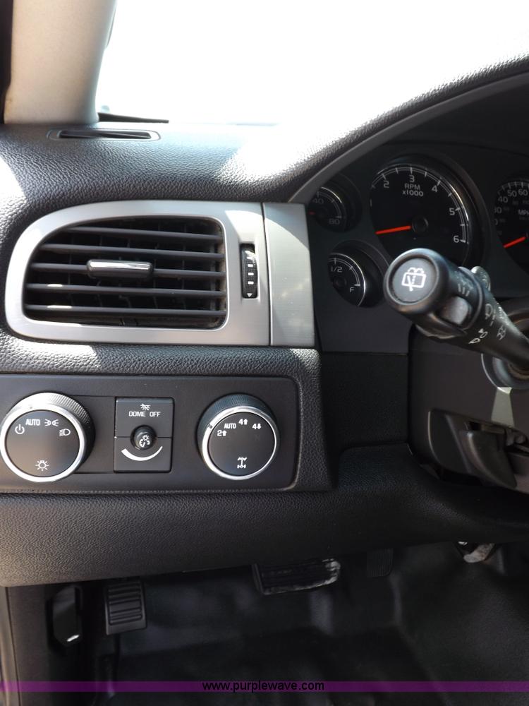 image for item I7677 2008 Chevrolet Tahoe Police SUV