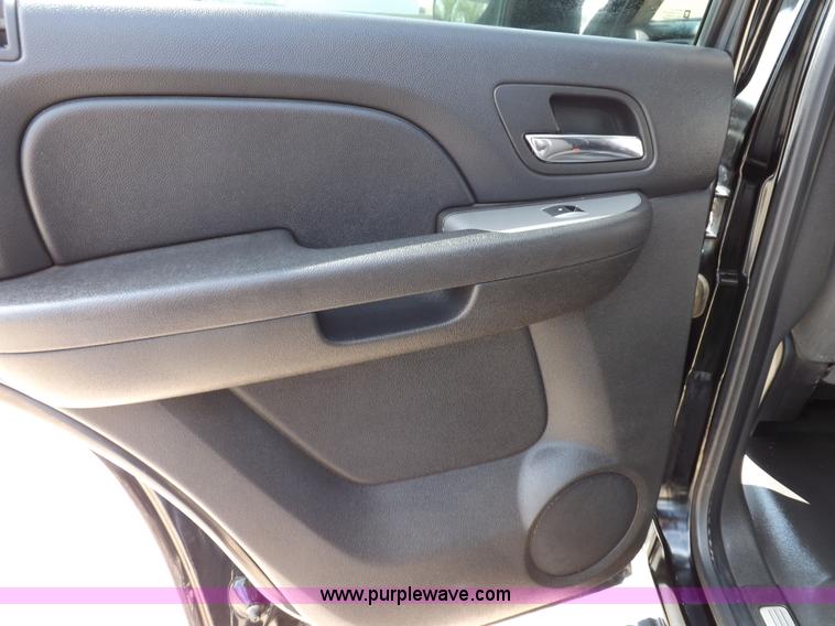 image for item I7677 2008 Chevrolet Tahoe Police SUV