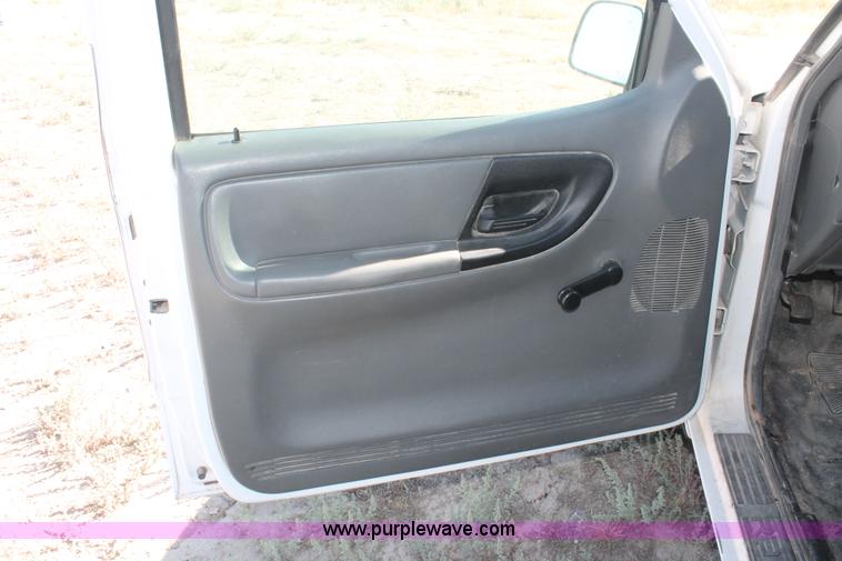 image for item I7810 2005 Ford Ranger pickup truck