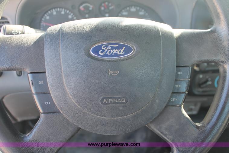 image for item I7810 2005 Ford Ranger pickup truck