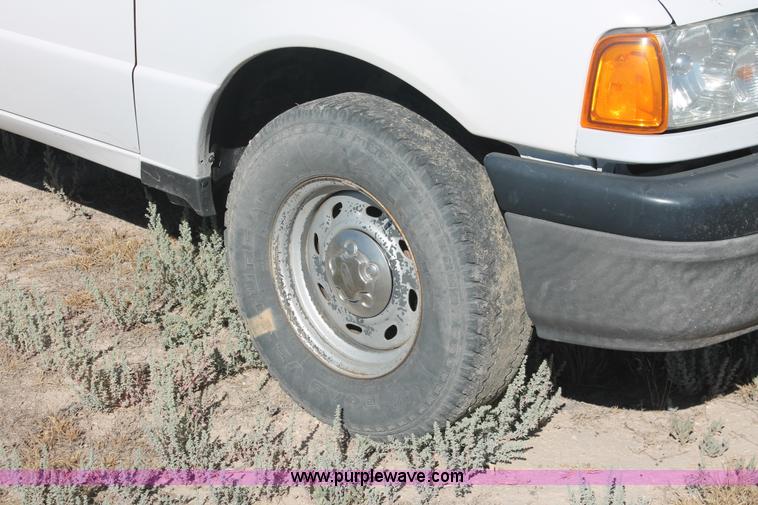 image for item I7810 2005 Ford Ranger pickup truck