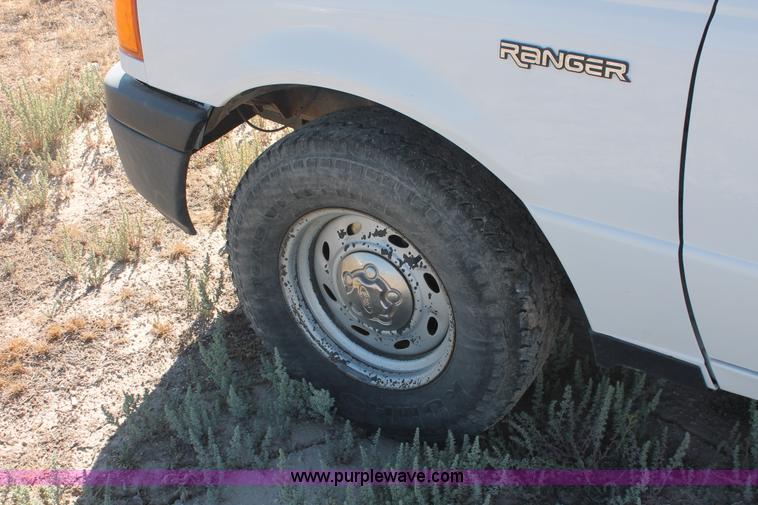 image for item I7810 2005 Ford Ranger pickup truck
