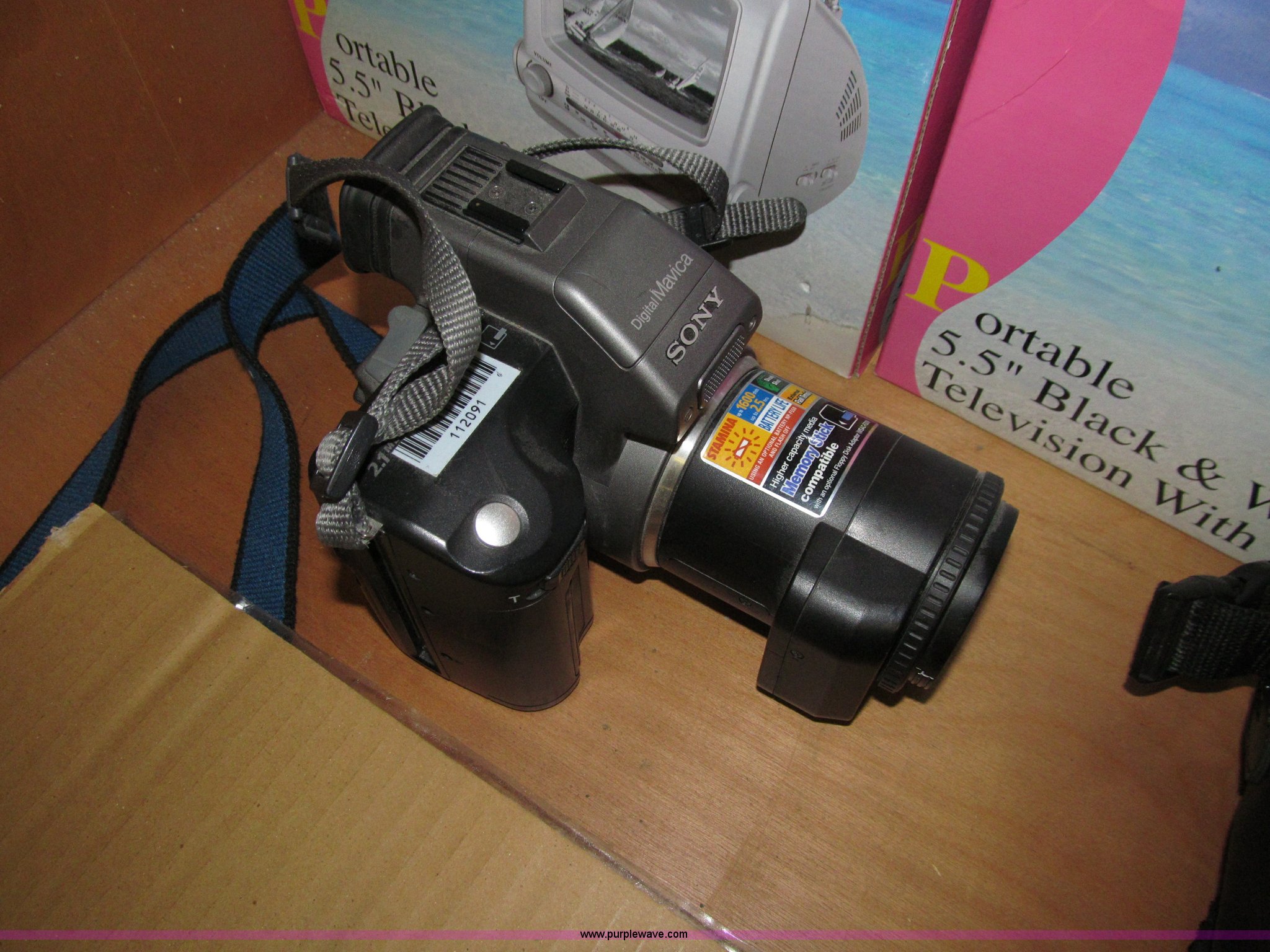 Assorted electronics in Des Moines, IA Item D7443 sold Purple Wave