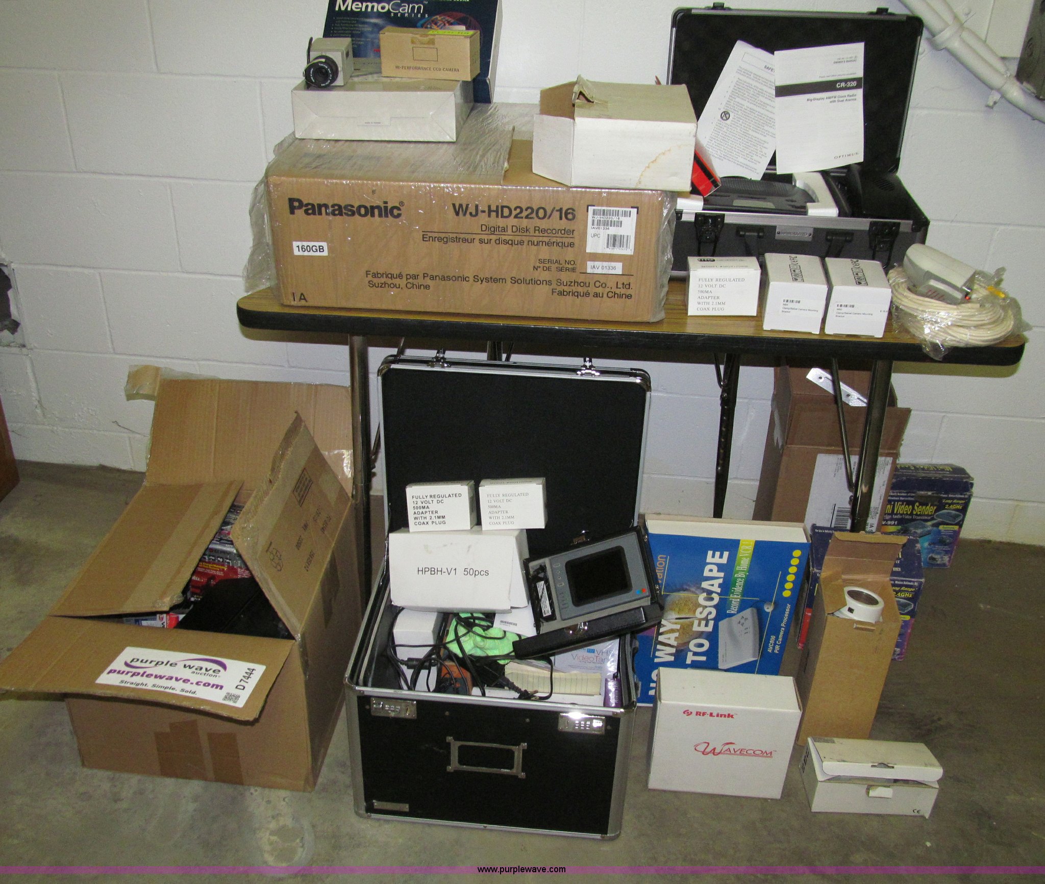 Assorted electronics in Des Moines, IA Item D7444 sold Purple Wave