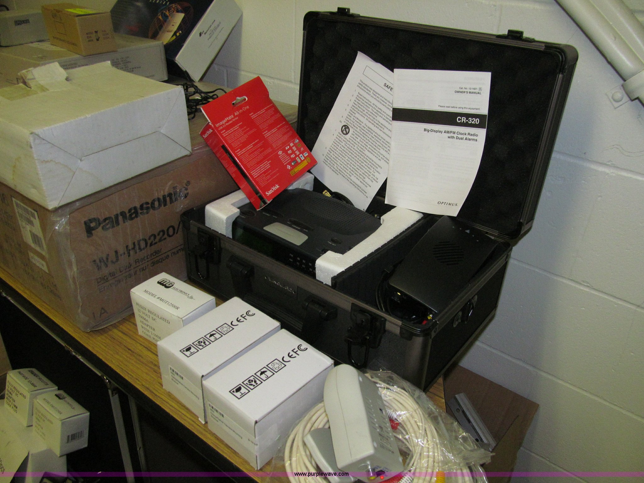 Assorted electronics in Des Moines, IA Item D7444 sold Purple Wave