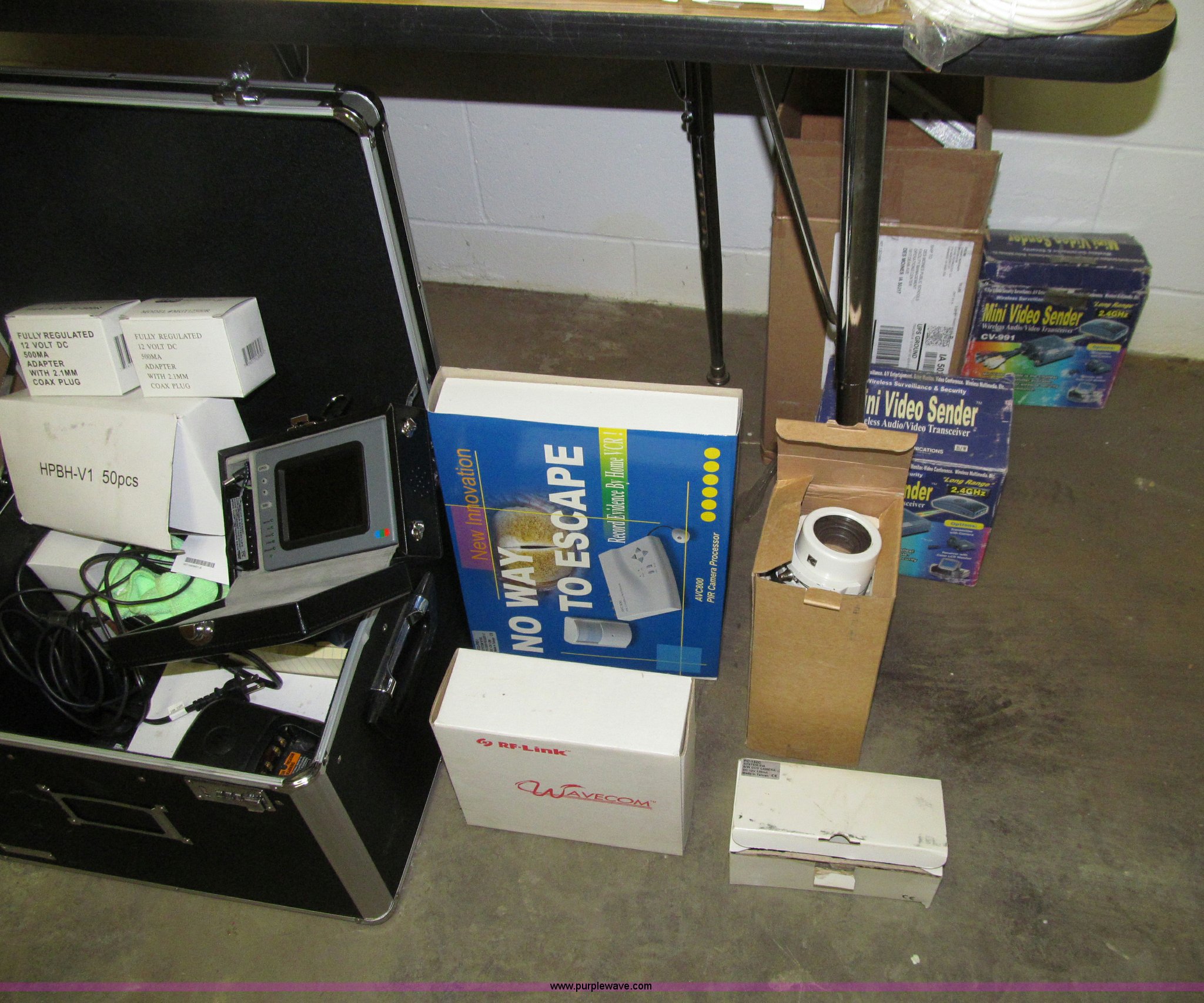 Assorted electronics in Des Moines, IA Item D7444 sold Purple Wave