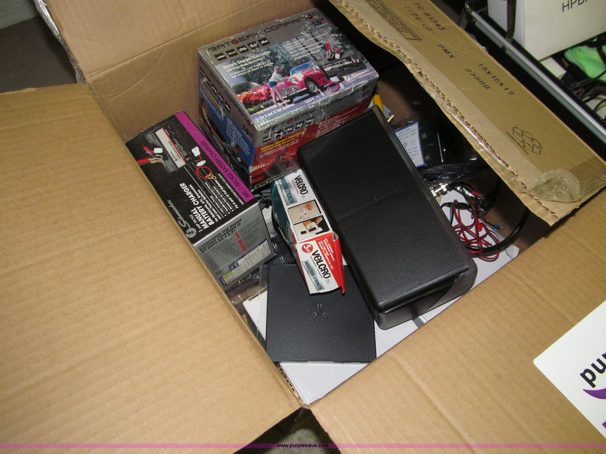 Assorted electronics in Des Moines, IA Item D7444 sold Purple Wave