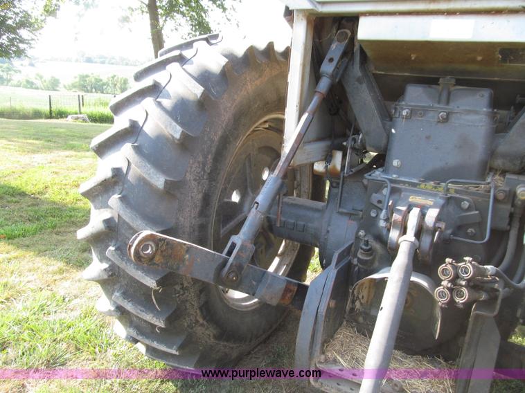 image for item D7460 1980 White 2-135 Field Boss tractor