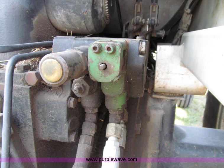 image for item D7460 1980 White 2-135 Field Boss tractor