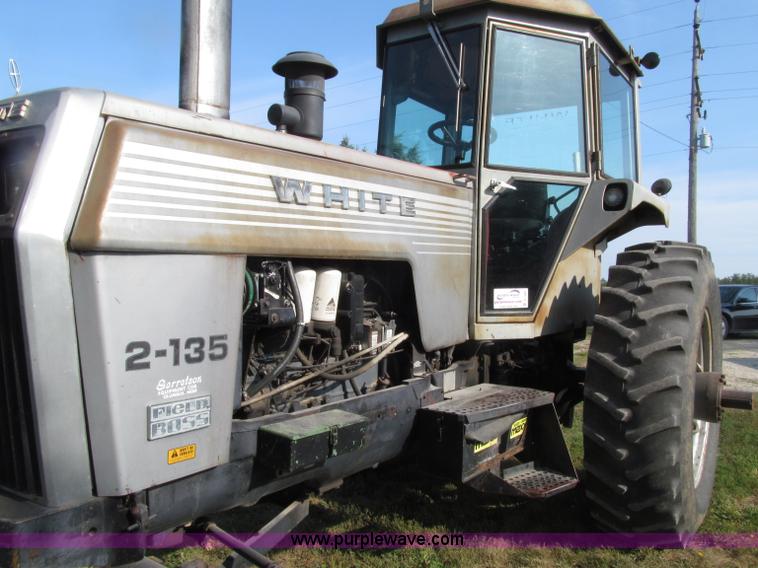 image for item D7460 1980 White 2-135 Field Boss tractor