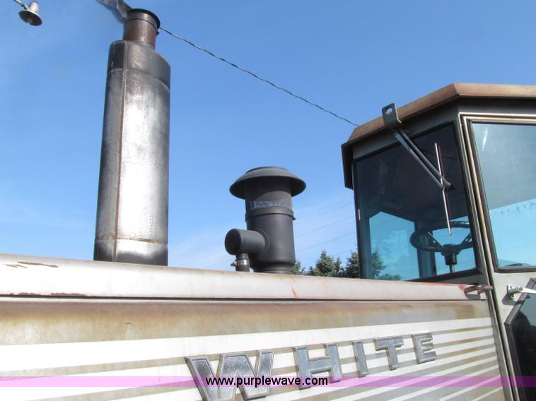 image for item D7460 1980 White 2-135 Field Boss tractor