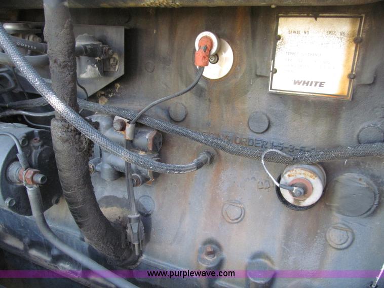 image for item D7460 1980 White 2-135 Field Boss tractor