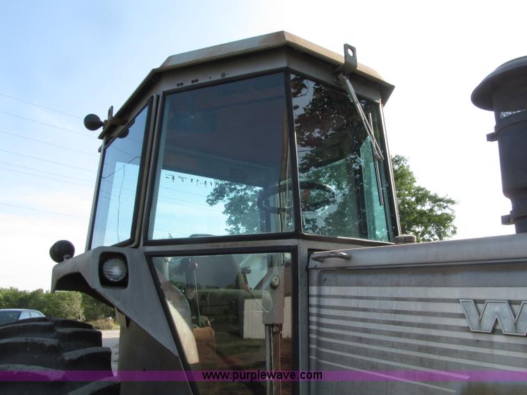 image for item D7460 1980 White 2-135 Field Boss tractor