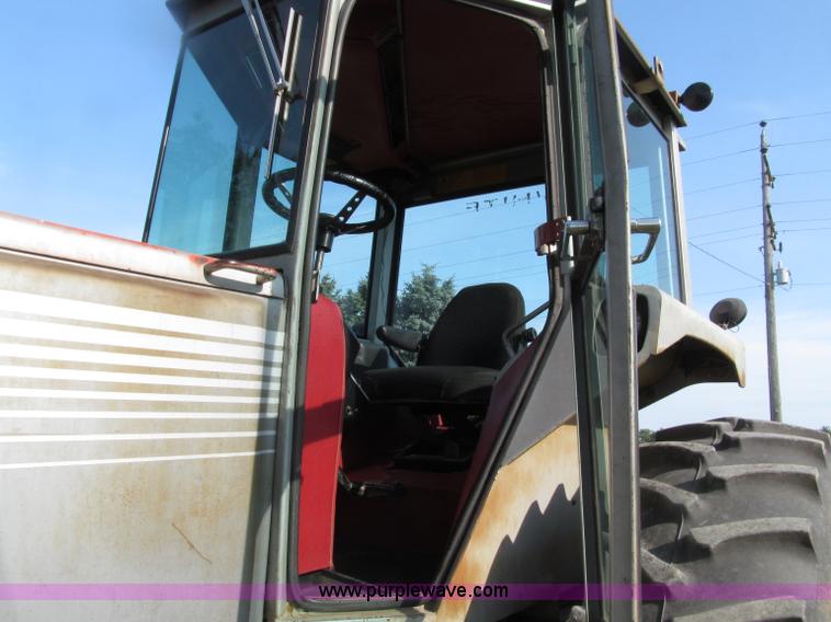 image for item D7460 1980 White 2-135 Field Boss tractor