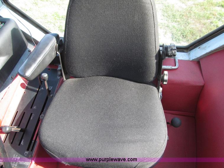 image for item D7460 1980 White 2-135 Field Boss tractor