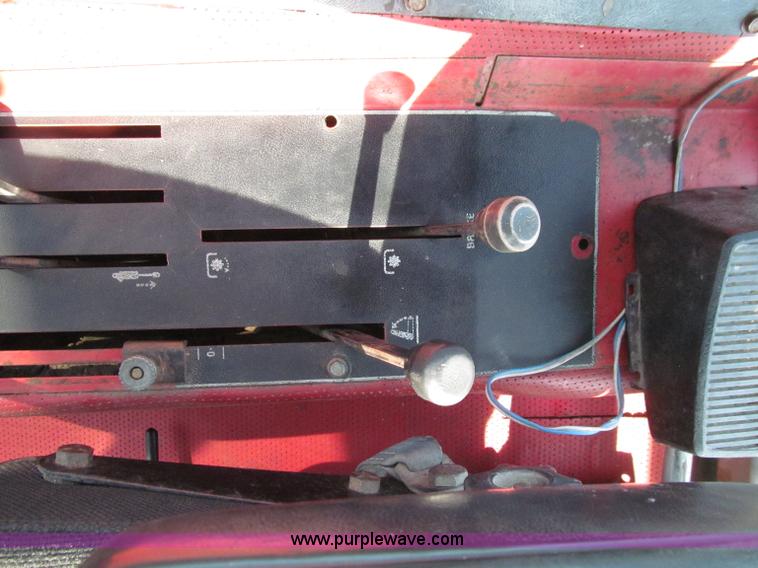 image for item D7460 1980 White 2-135 Field Boss tractor