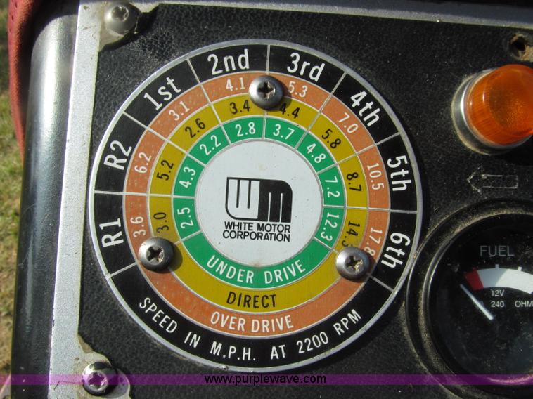 image for item D7460 1980 White 2-135 Field Boss tractor