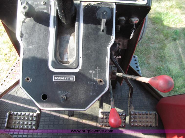 image for item D7460 1980 White 2-135 Field Boss tractor