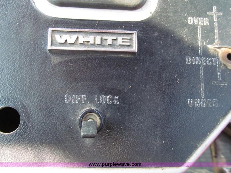 image for item D7460 1980 White 2-135 Field Boss tractor