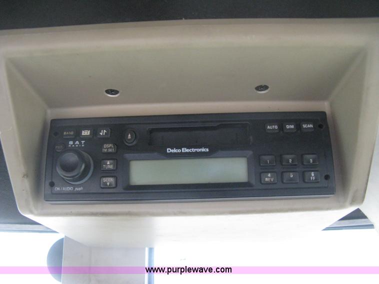 image for item D8490 2002 John Deere 6405 MFWD tractor