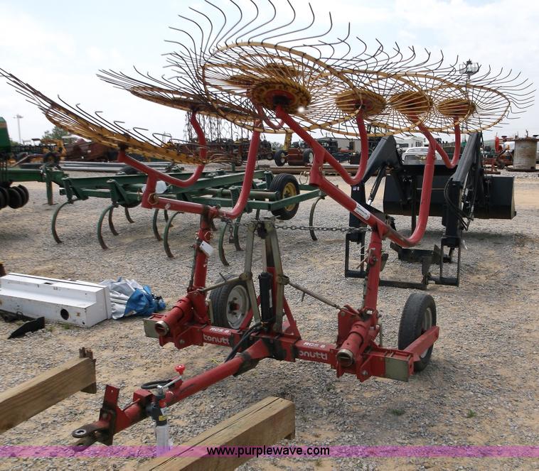 image for item E7616 Tonutt 858 hay rake