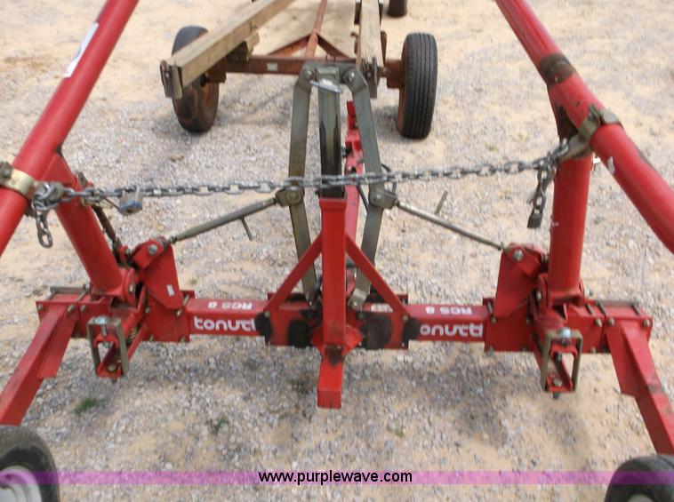 image for item E7616 Tonutt 858 hay rake