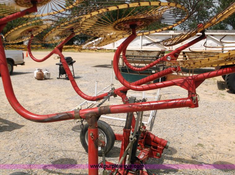 image for item E7616 Tonutt 858 hay rake