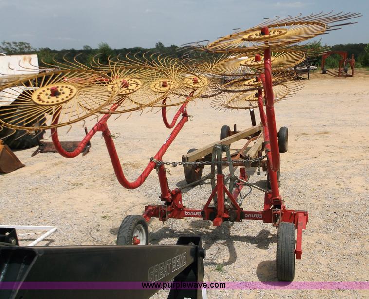 image for item E7616 Tonutt 858 hay rake
