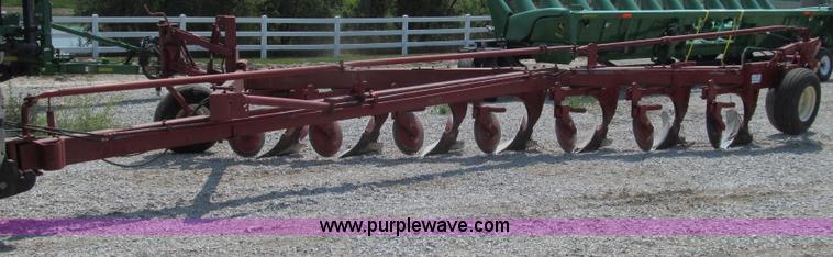 image for item G2077 White 588 semi-mounted seven bottom plow