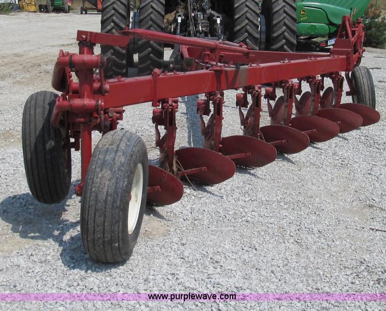 image for item G2077 White 588 semi-mounted seven bottom plow
