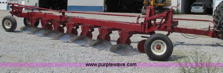 image for item G2077 White 588 semi-mounted seven bottom plow