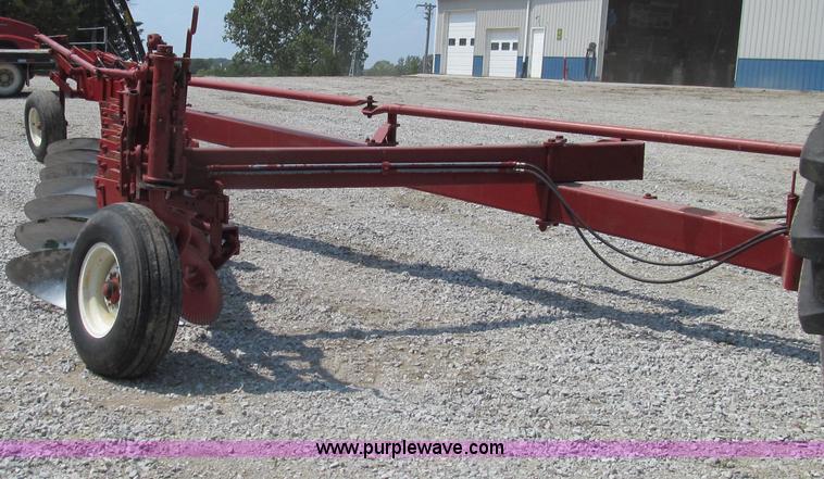 image for item G2077 White 588 semi-mounted seven bottom plow