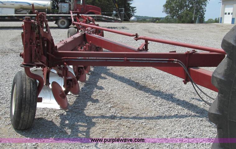 image for item G2077 White 588 semi-mounted seven bottom plow