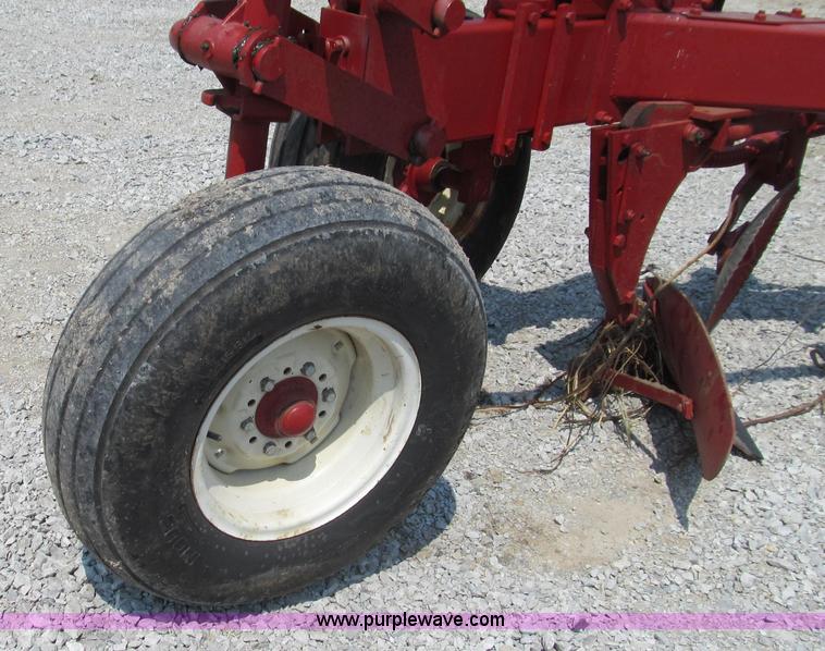 image for item G2077 White 588 semi-mounted seven bottom plow