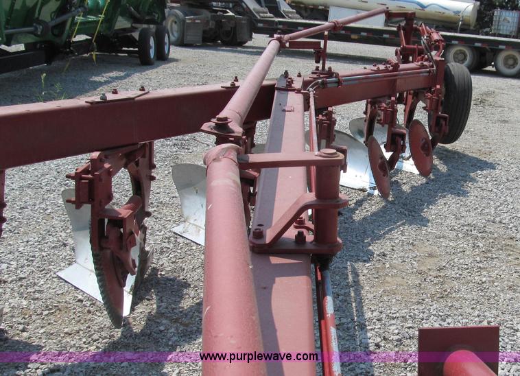 image for item G2077 White 588 semi-mounted seven bottom plow