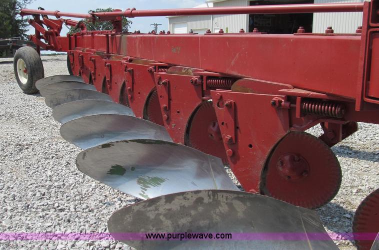 image for item G2077 White 588 semi-mounted seven bottom plow