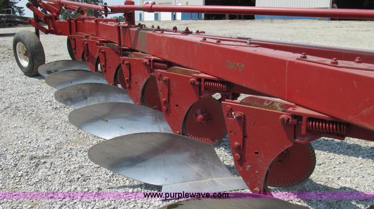 image for item G2077 White 588 semi-mounted seven bottom plow