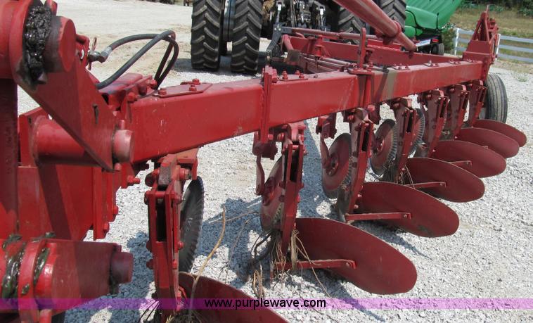 image for item G2077 White 588 semi-mounted seven bottom plow