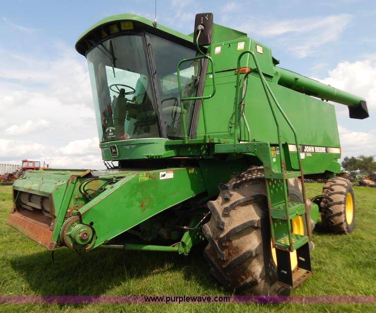 image for item G3289 1989 John Deere 9600 combine